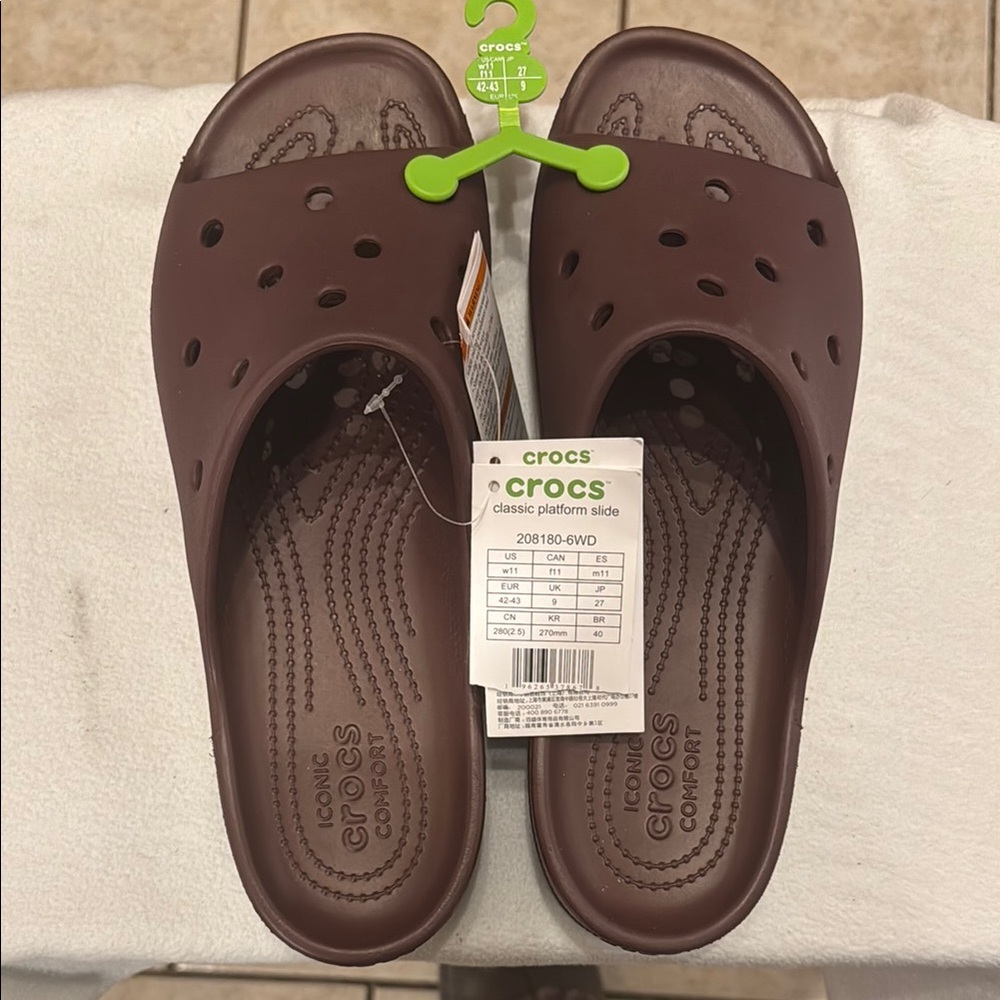 Crocs Classic Platform Slides Women Size 11 Dark Cherry Retro Sandals Beach - Picture 2 of 8